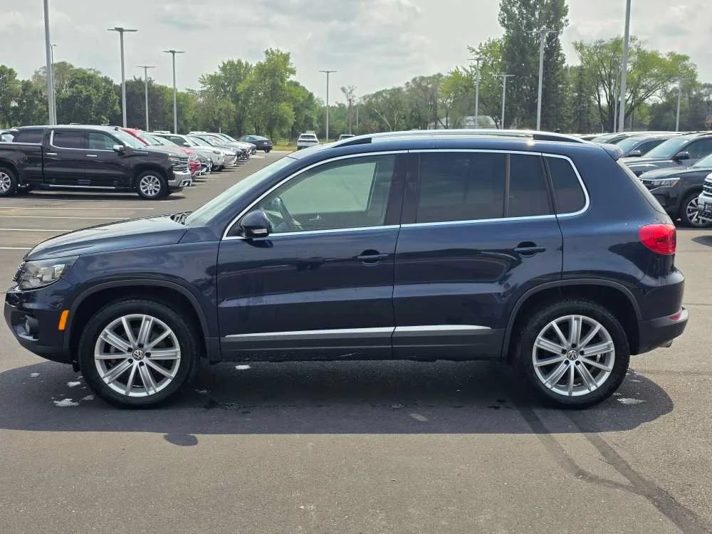 Used 2016 Volkswagen Tiguan SE with VIN WVGBV7AX6GW531088 for sale in St. Cloud, MN