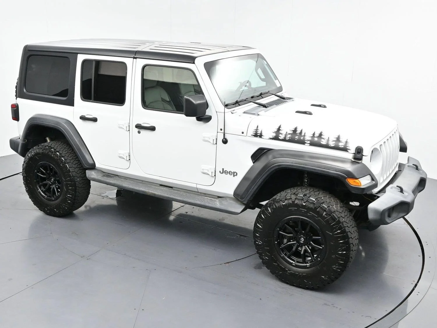 Used 2020 Bright White Clearcoat Jeep Sport S image 33