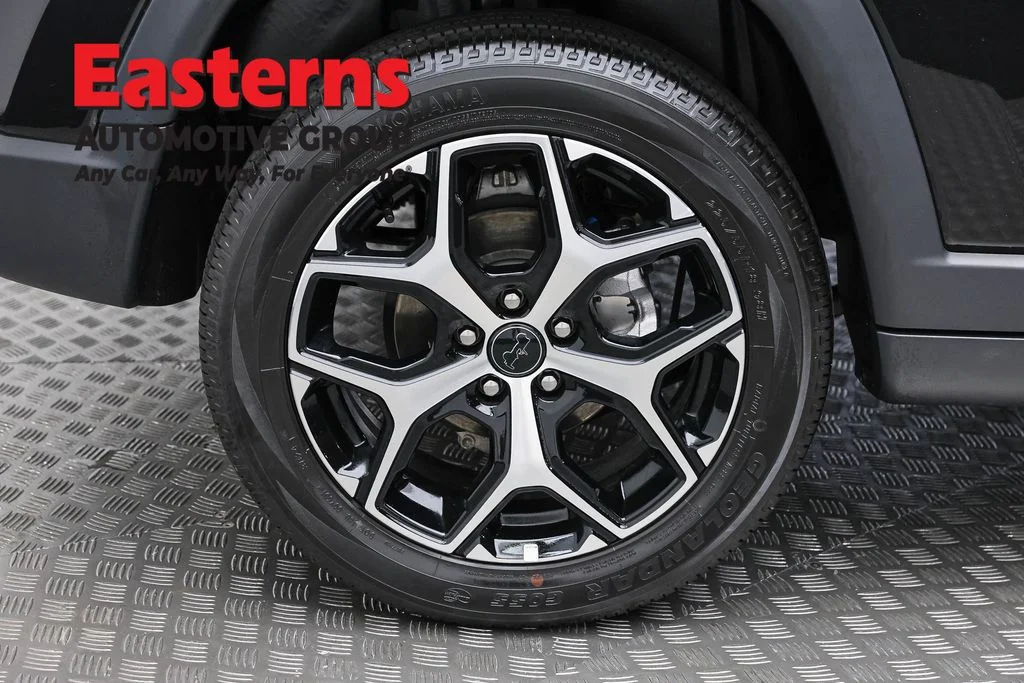 Used 2025 Black Jeep Limited image 30