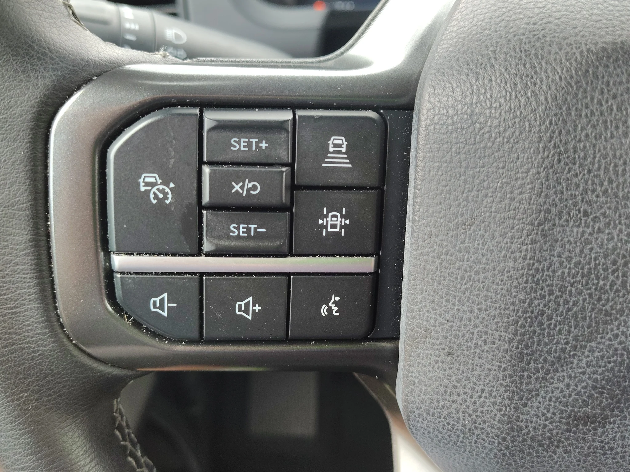 Used 2024 Agate Black Metallic Ford XLT image 19