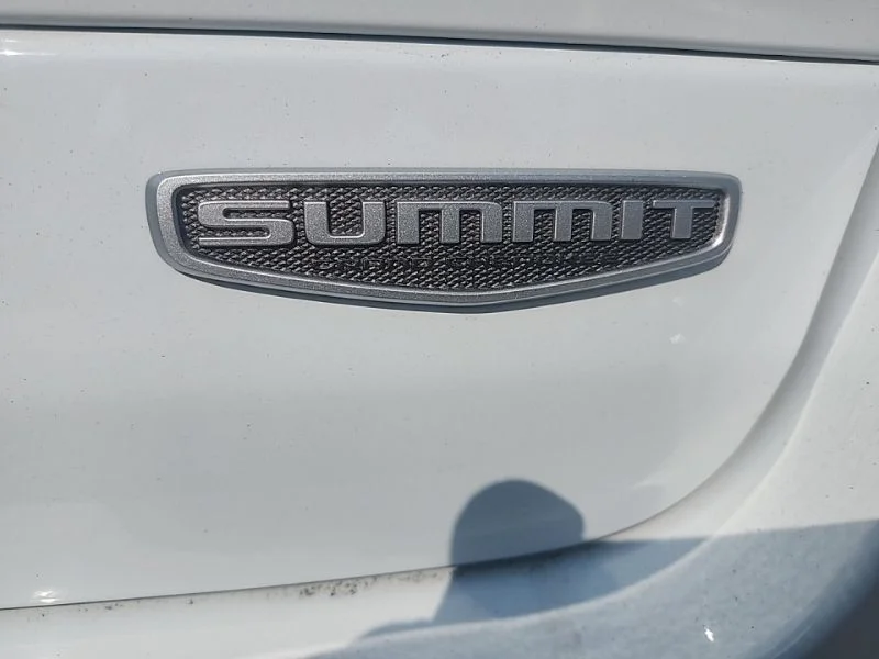 Used 2025 White Jeep Summit image 8