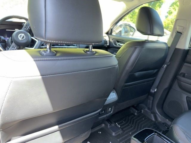 Used 2023 Super Black Nissan Platinum image 22