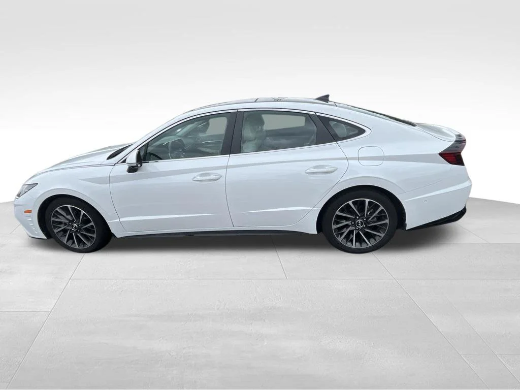 Used 2022 Gray Hyundai Limited image 4