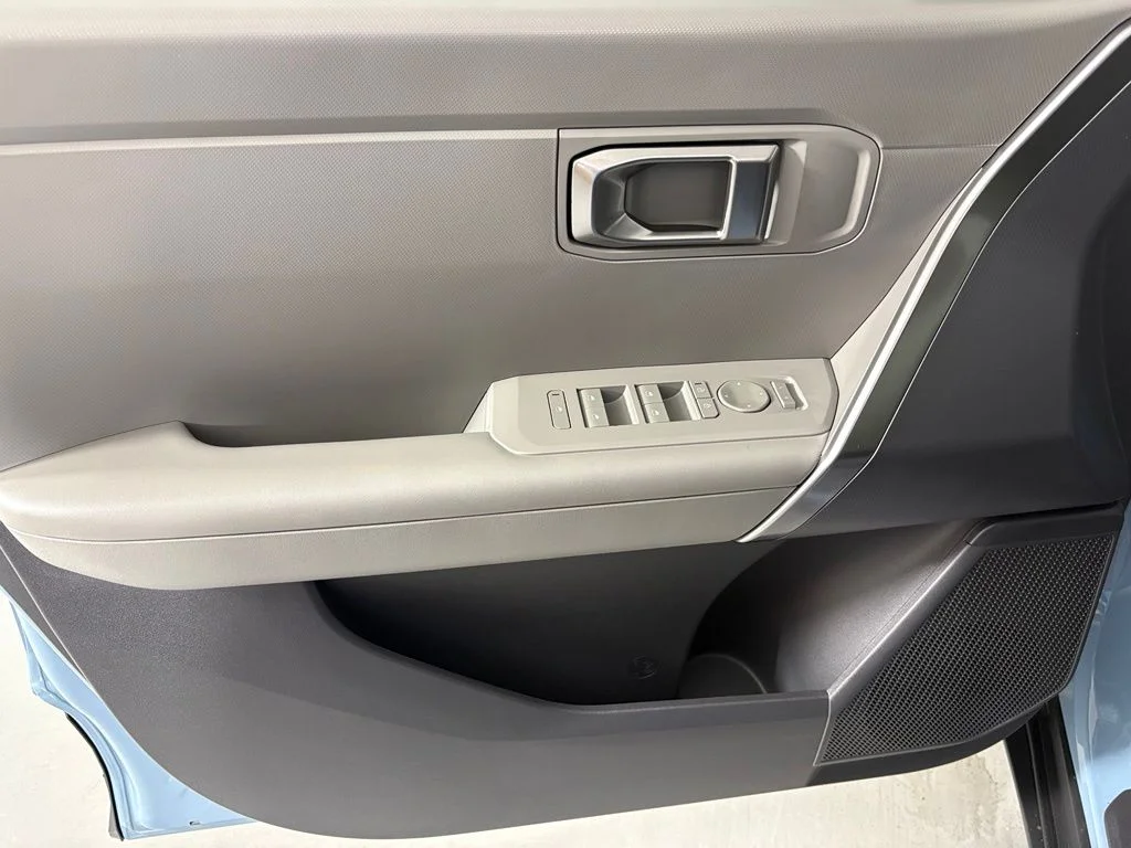 New 2027 Frost Blue / Black Roof Kia S image 14