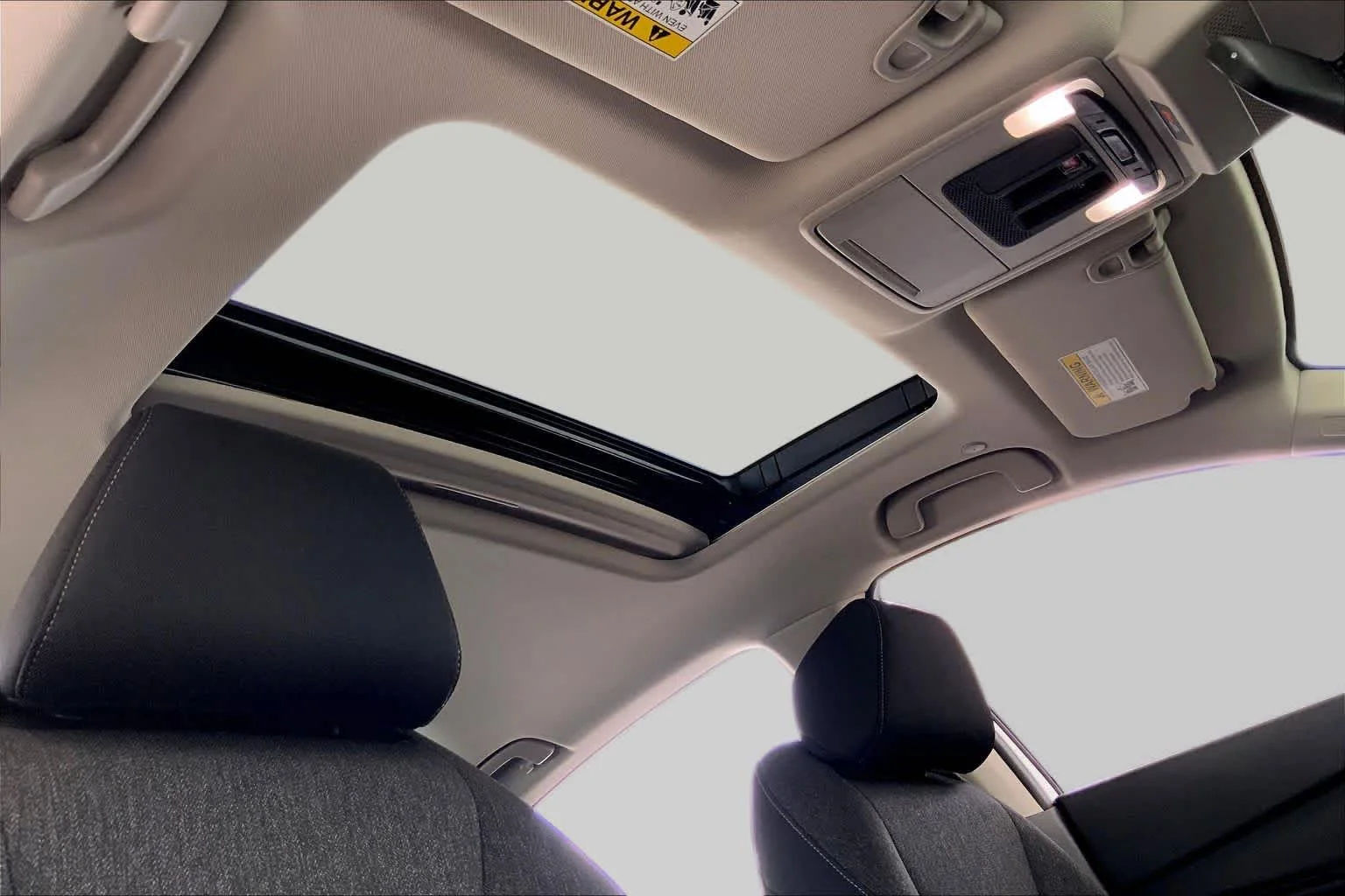 Used 2025 Solar Silver Metallic Honda SE image 21