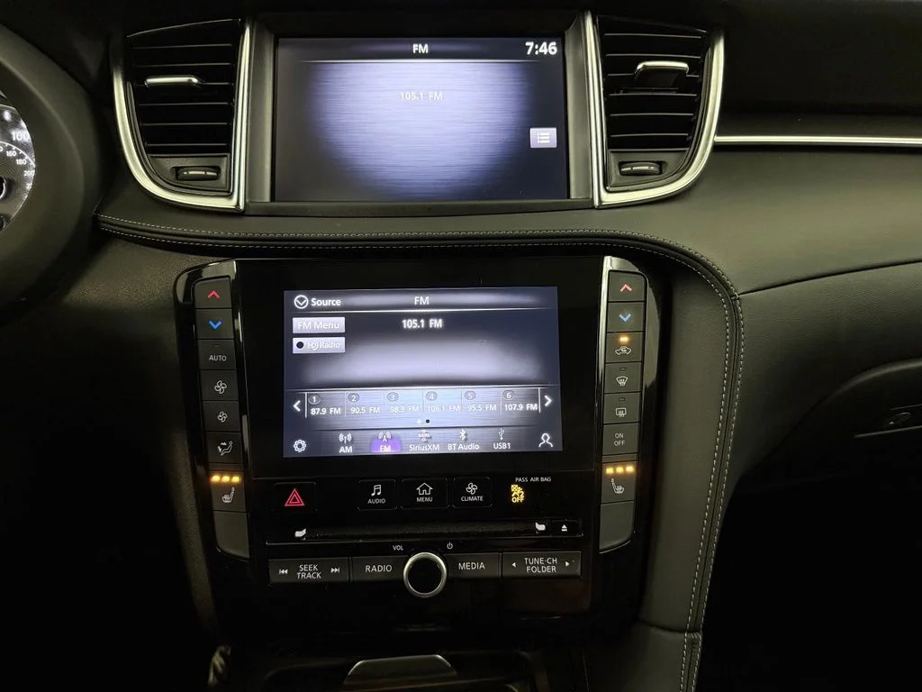 Used 2023 Gray INFINITI LUXE image 16
