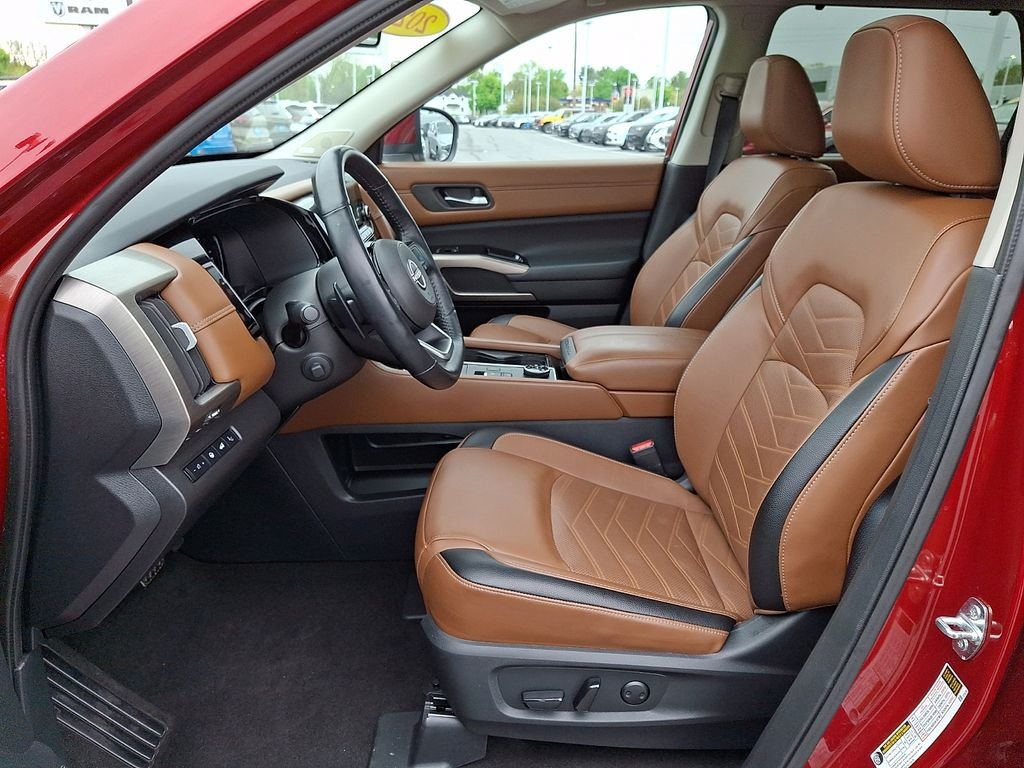 Used 2024 Red Nissan Platinum image 13