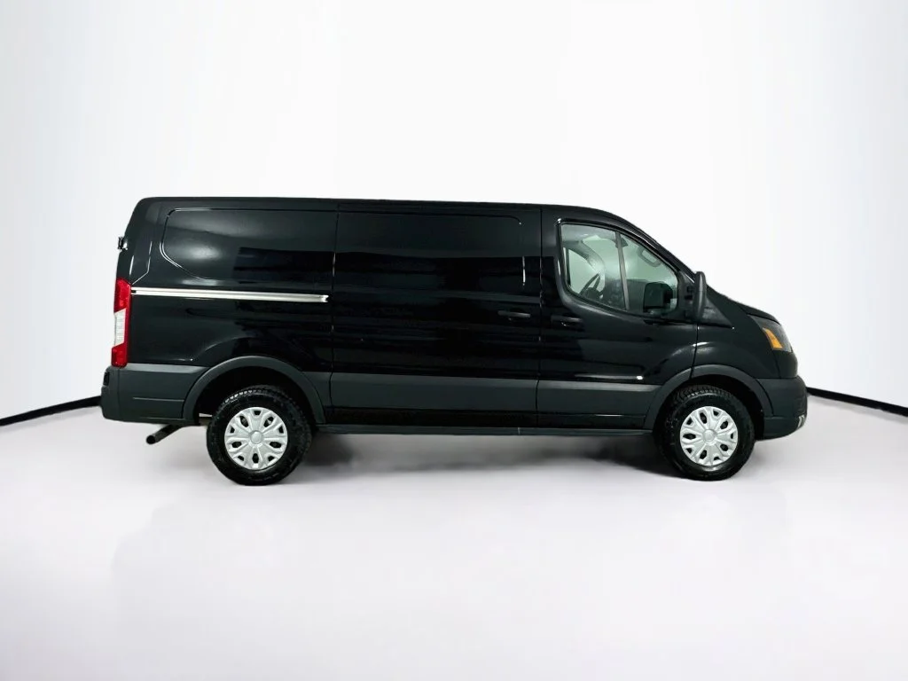 Used 2023 Black Metallic Ford Base image 8