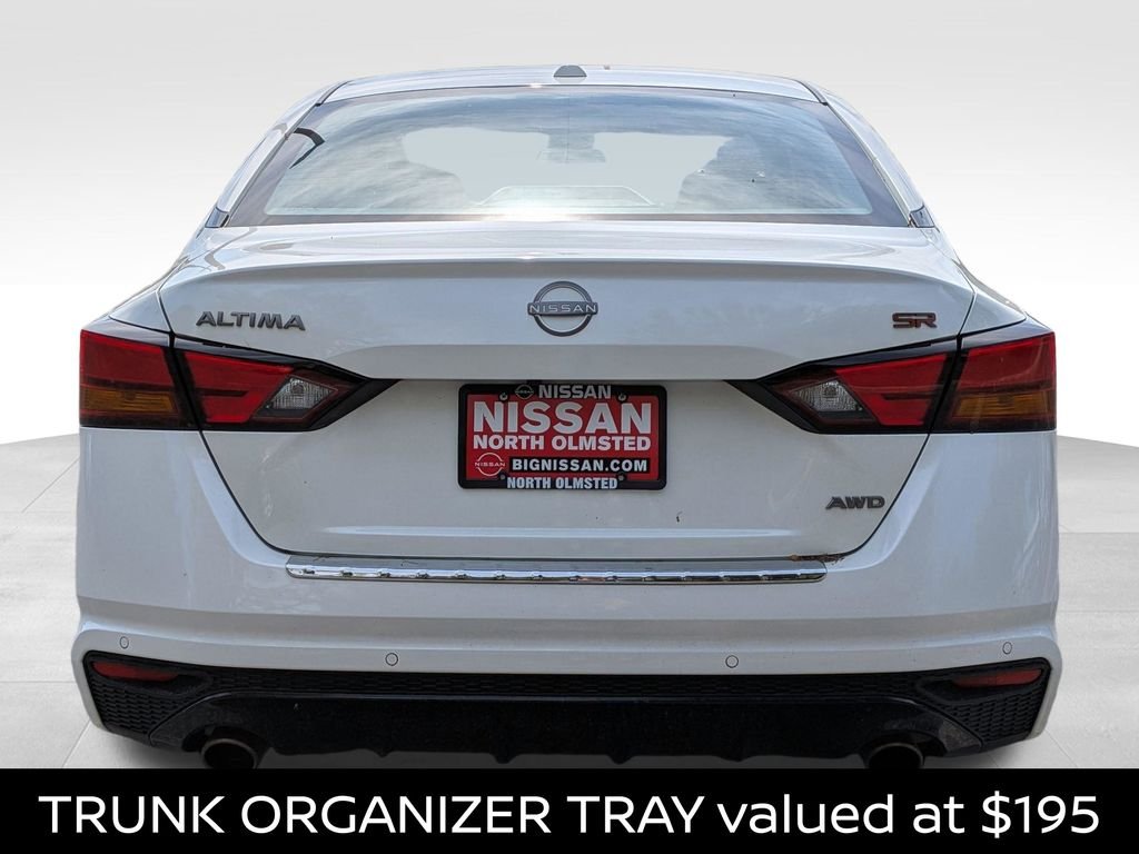 Certified Used 2023 Pearl White Nissan 2.5 SR image 9