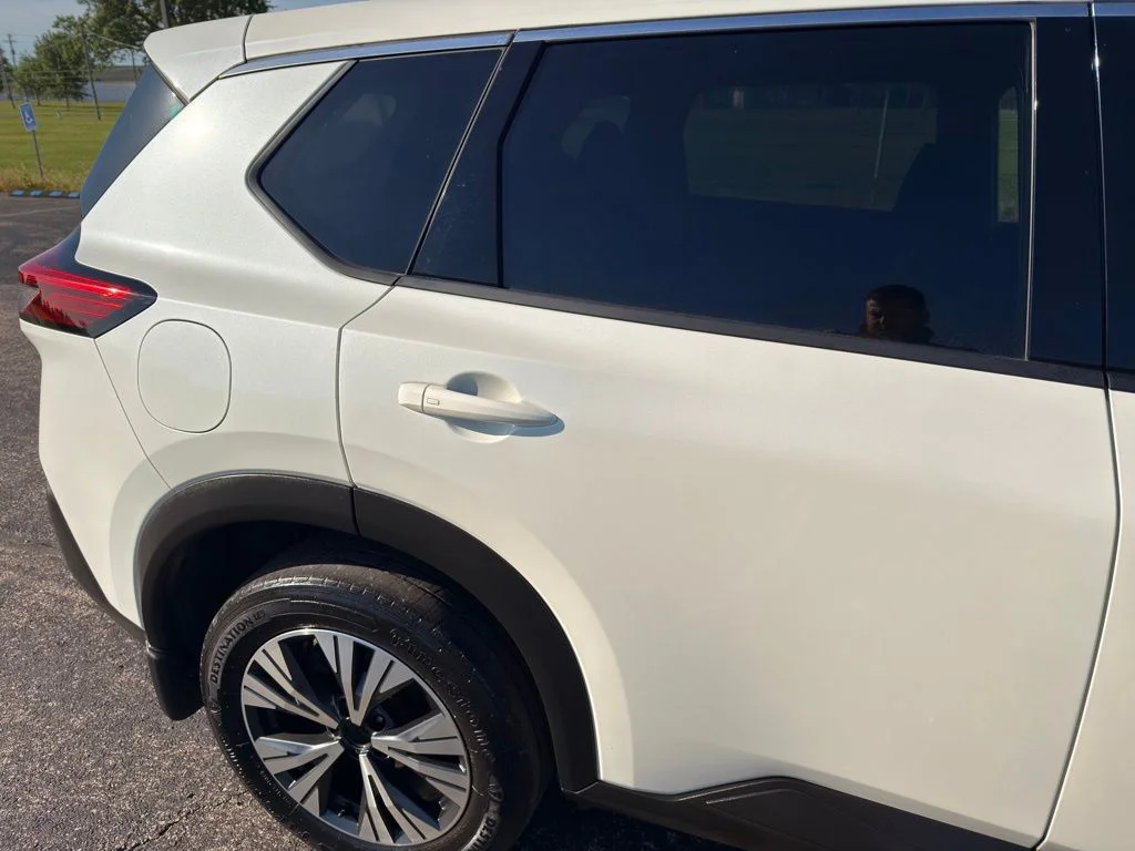 Used 2021 White Nissan SV image 8