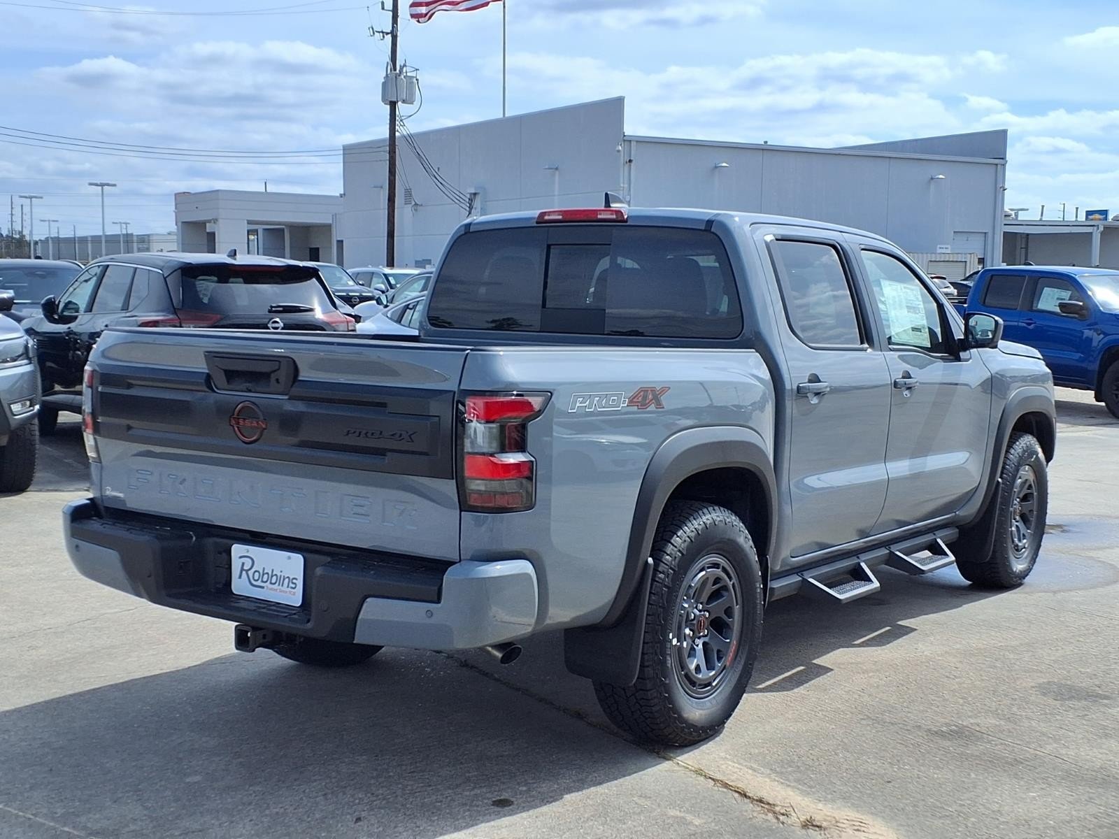 2026 Nissan Frontier Crew Cab PRO-4X® Gray at Robbins Nissan