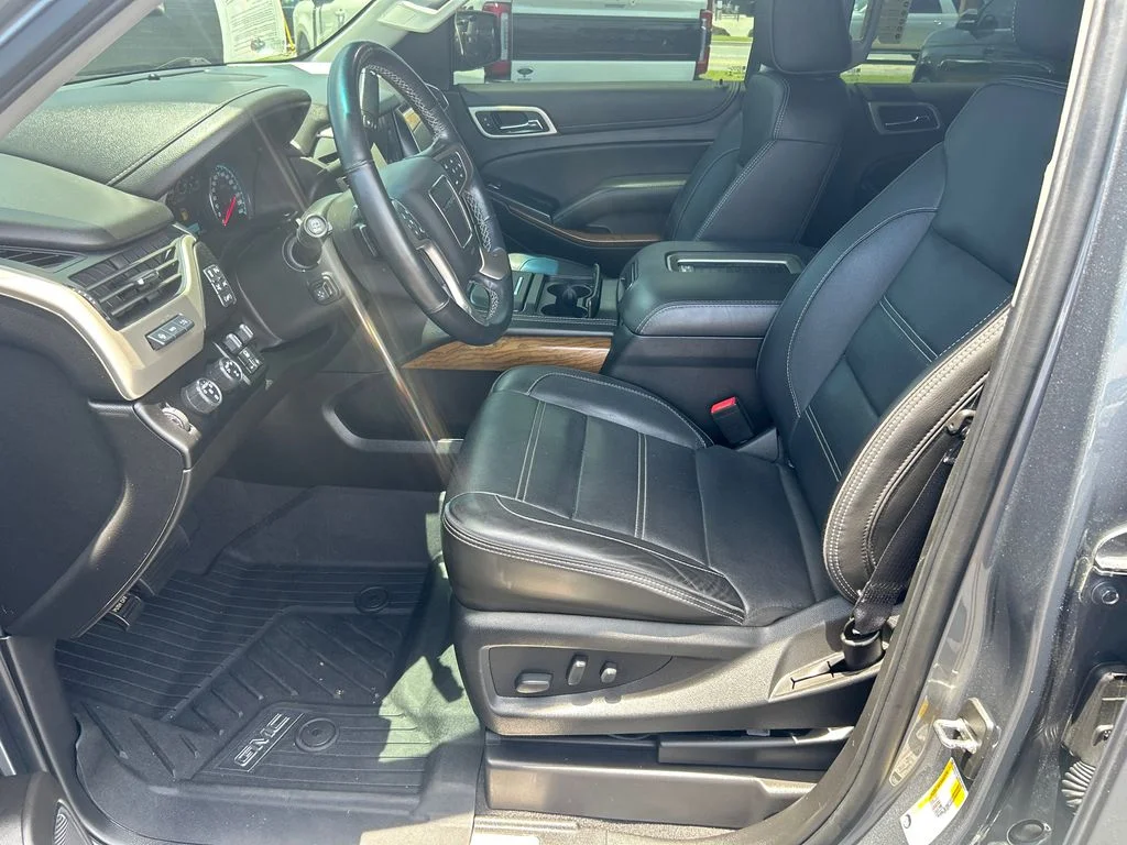Used 2019 Gray GMC Denali image 9