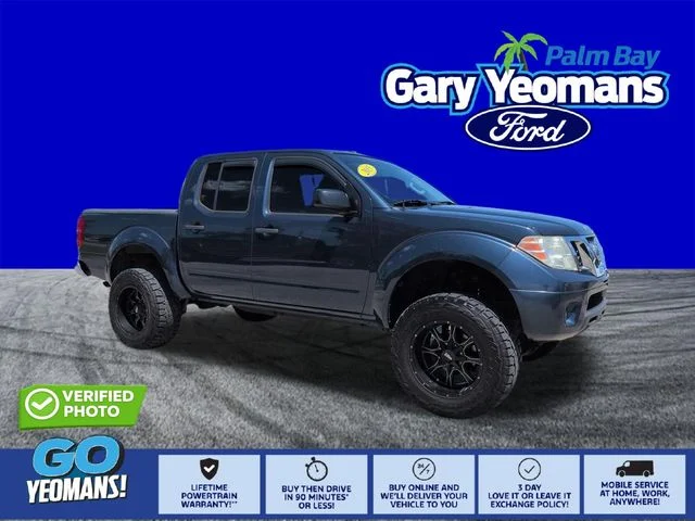Used 2015 Arctic Blue Metallic Nissan SV image 1
