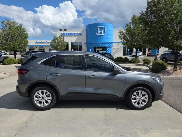 Used 2023 Gray Ford Active image 4