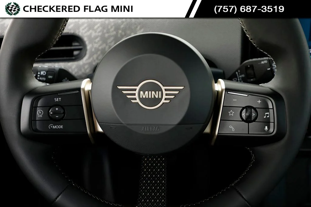 Used 2025 Midnight Black II MINI Signature image 27