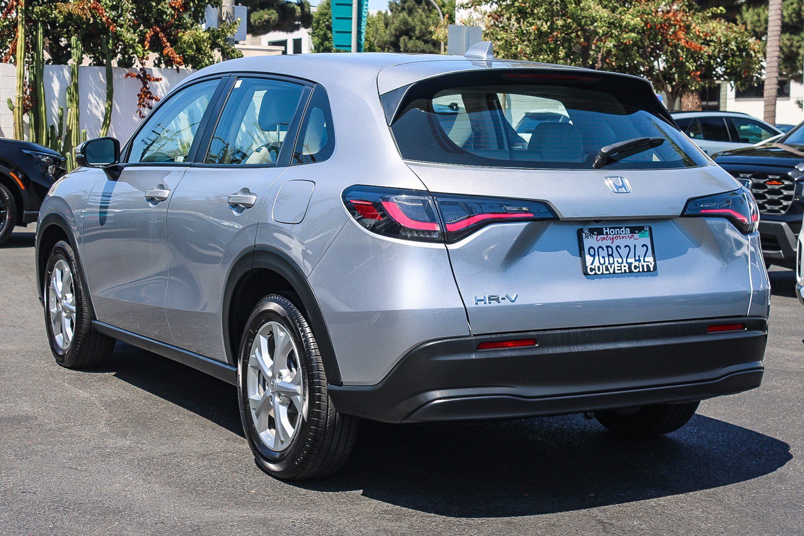 Certified Used 2023 Lunar Silver Metallic Honda 2WD LX image 6