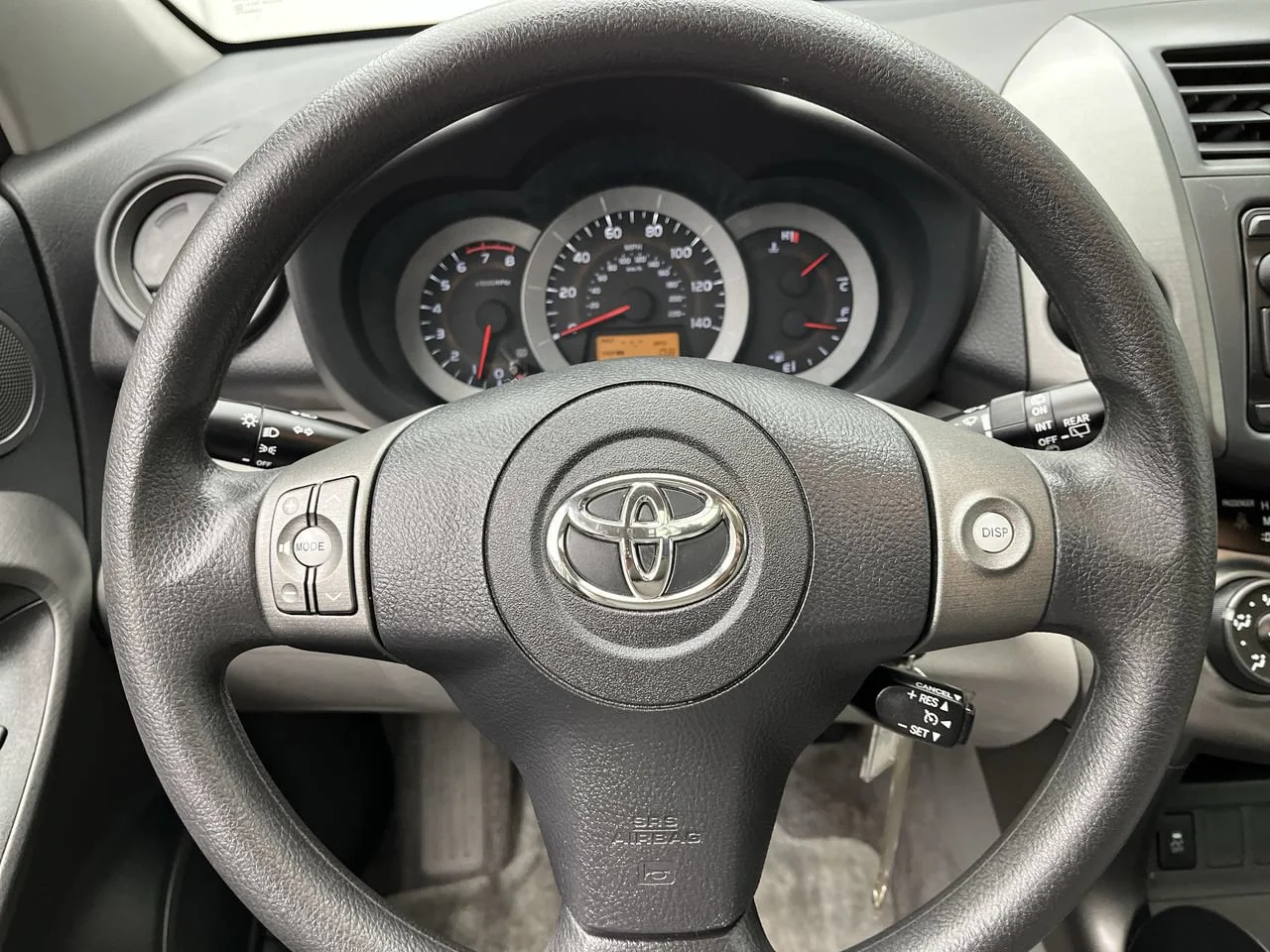 Used 2012  Toyota  image 11
