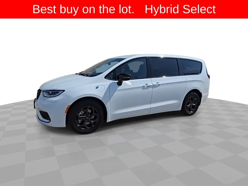 Used 2024 White Chrysler Select image 4