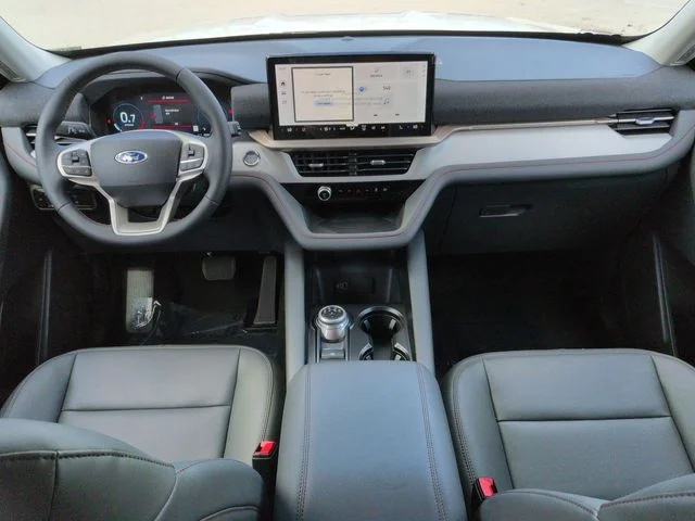New 2026 Star White Metallic Tri-Coat Ford Active image 15