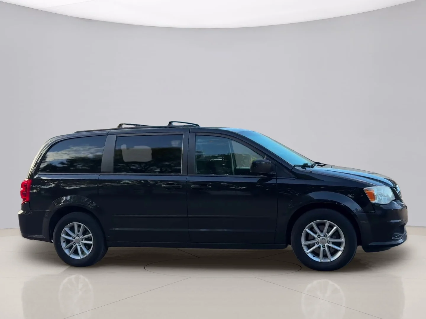 Used 2013 Black Dodge SXT image 6