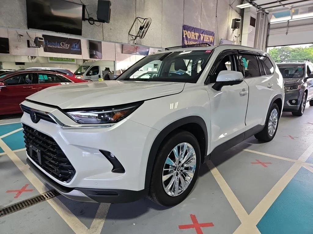 Certified Used 2025 Beige Toyota Platinum image 16