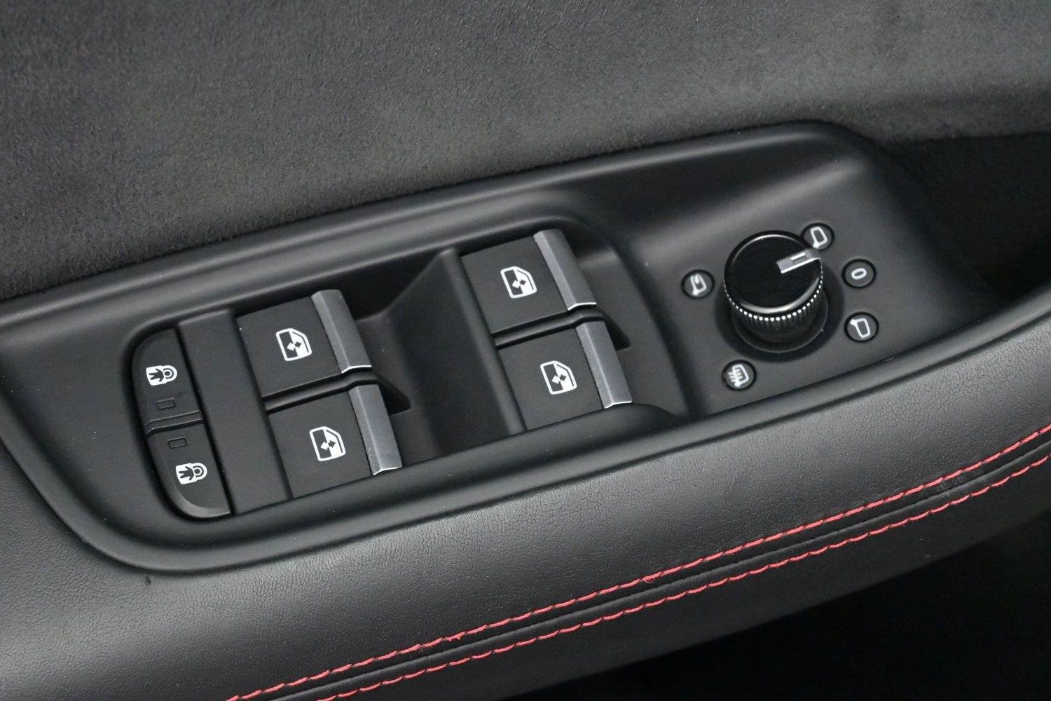 Used 2023 Nardo Gray Audi 4.0 TFSI quattro image 13