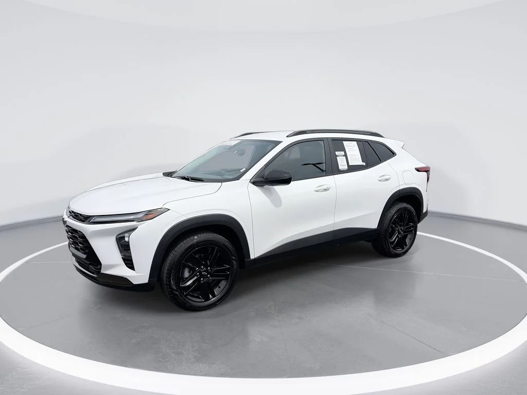Used 2025 White Chevrolet ACTIV image 4