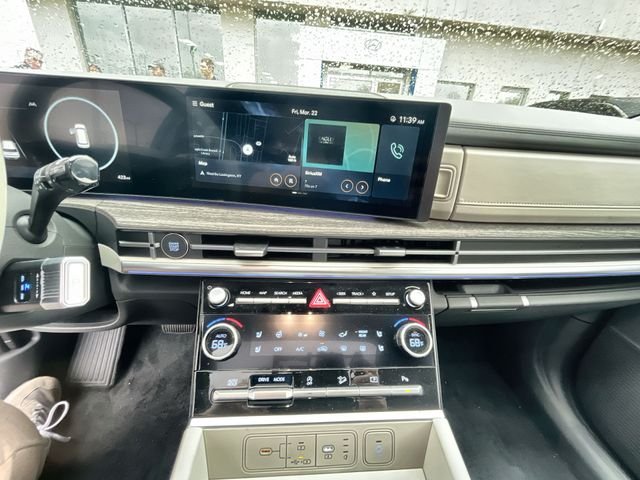 Used 2024 Green Hyundai Limited image 16