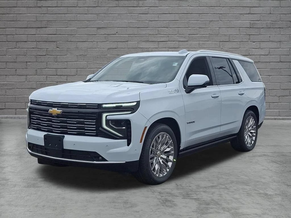 New 2026 Polar White Tricoat Chevrolet High Country image 4