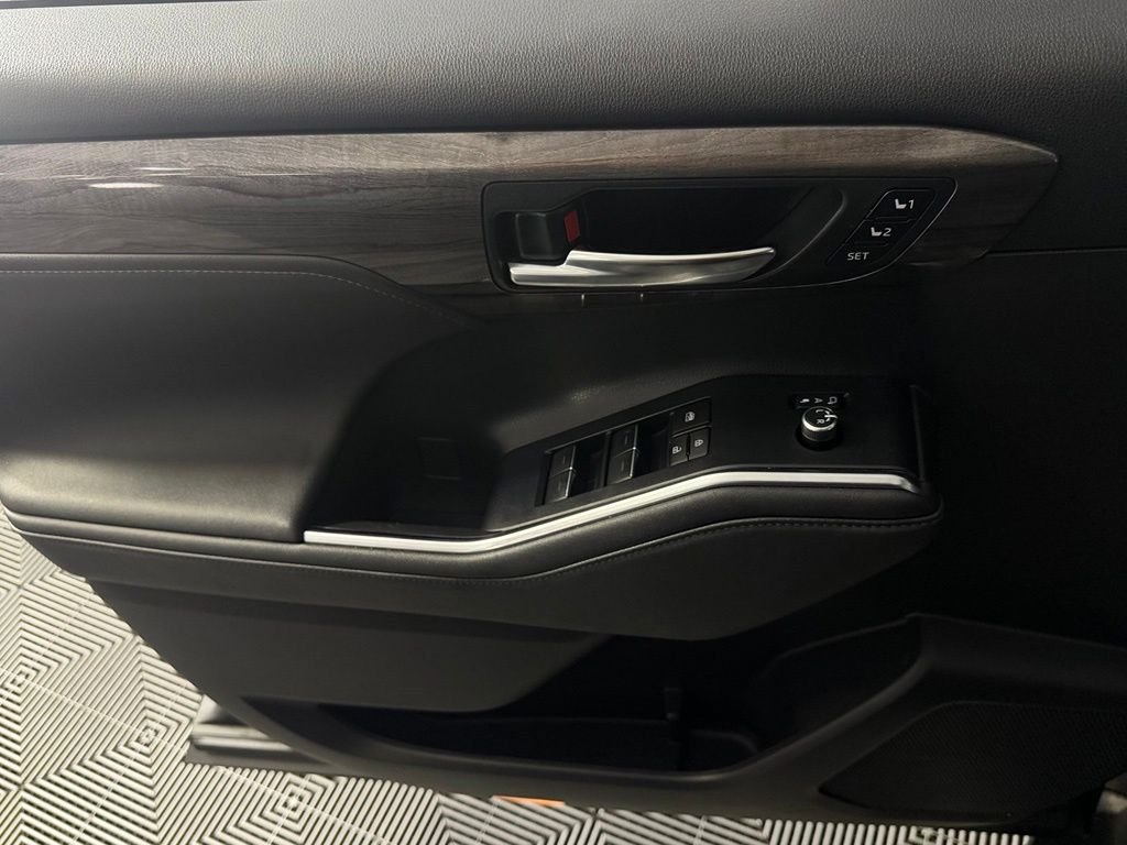2024 Toyota Highlander Platinum - Photo 22