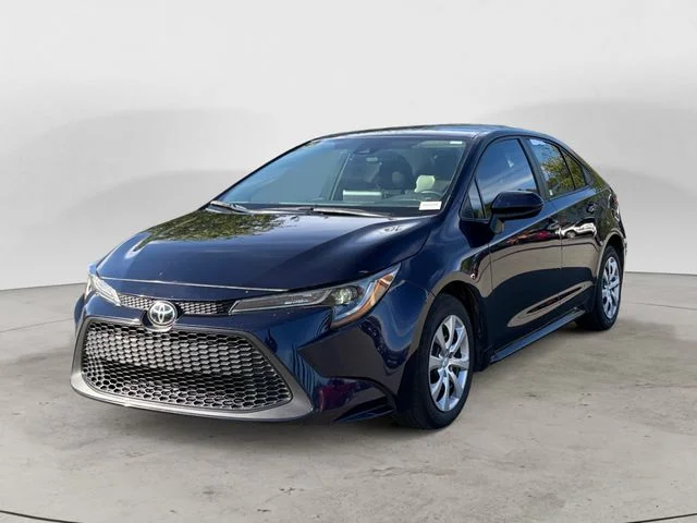 Used 2020  Toyota LE image 1