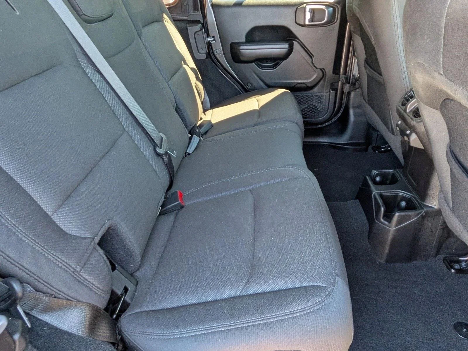 Used 2019 Granite Crystal Metallic Clearcoat Jeep Sport S image 18