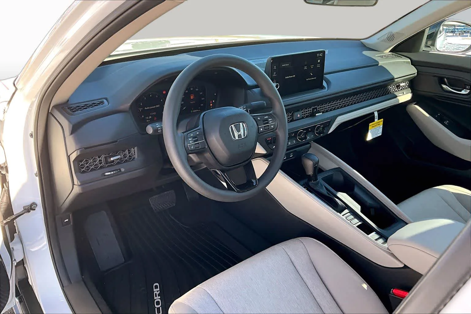 New 2026 Platinum White Pearl Honda SE image 8