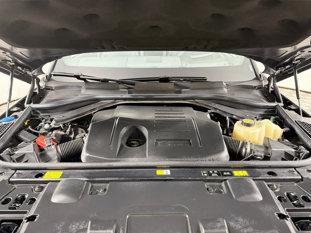 Used 2025 Gray Land Rover Dynamic SE image 32