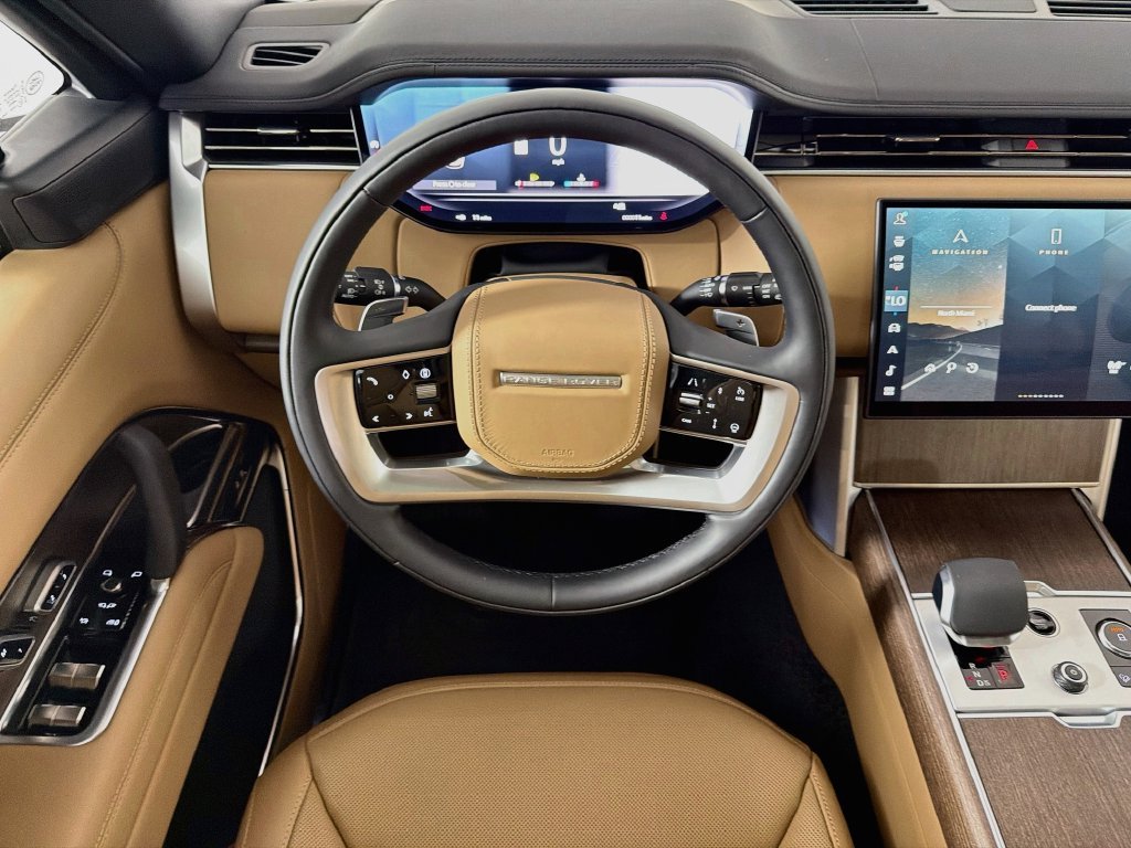 New 2027 Belgravia Green Land Rover SE image 24