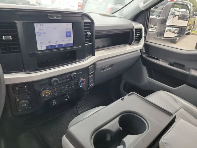 Used 2025 White Ford XL image 20