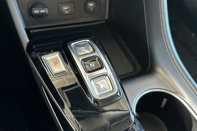 Used 2021 Gray Hyundai SE image 19