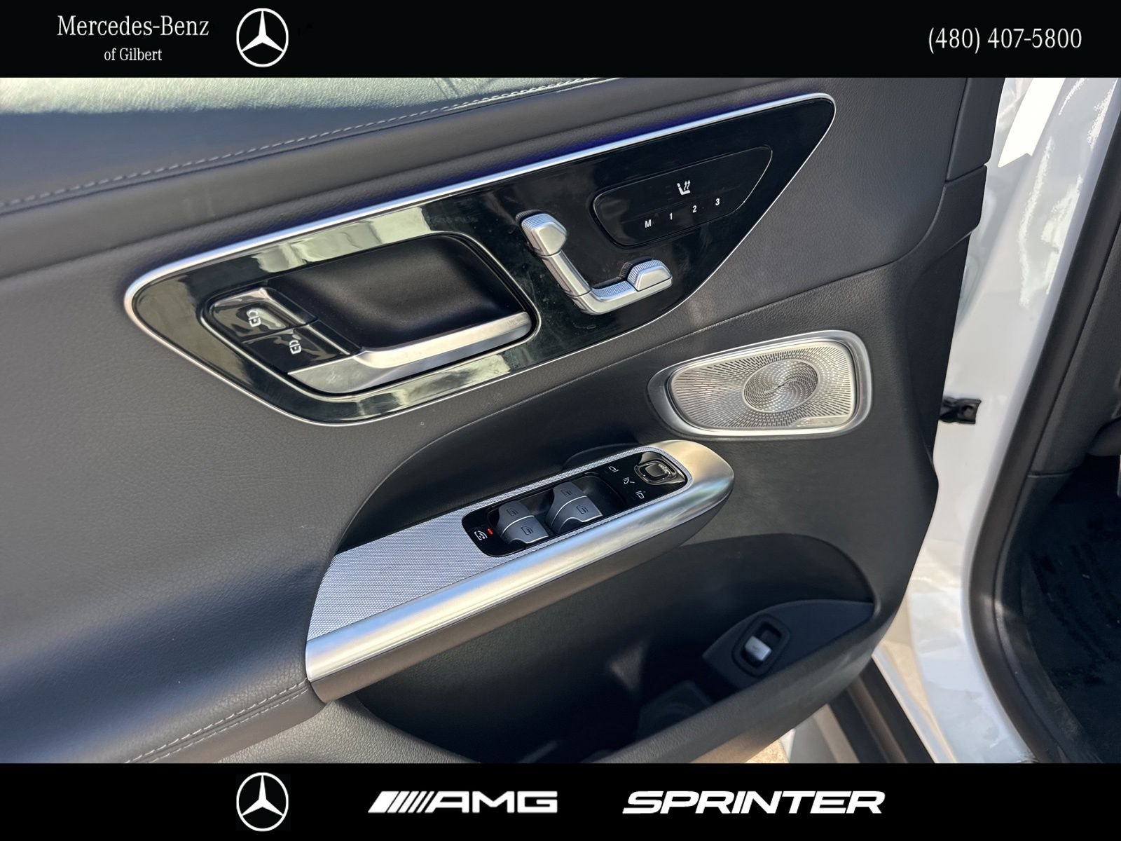 Used 2025  Mercedes-Benz GLC 300 image 11