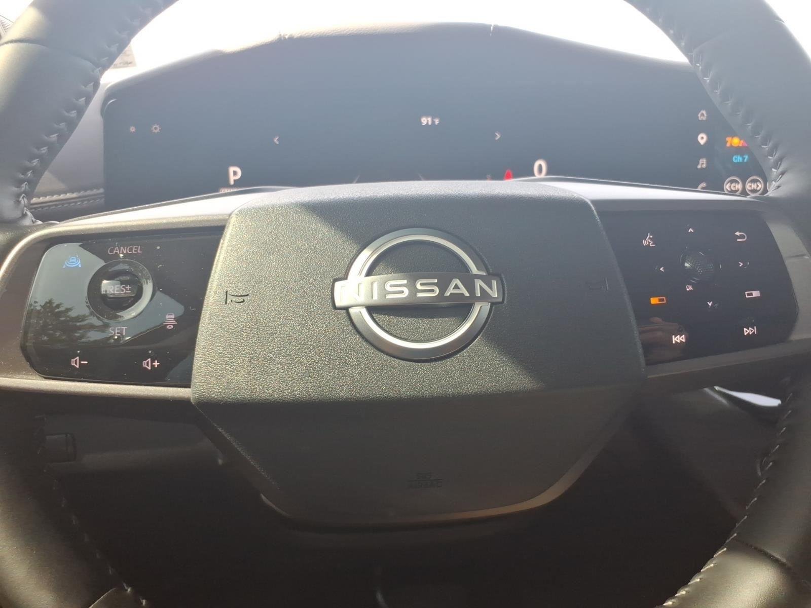 Used 2025 Everest White Pearl Tricoat Nissan Platinum image 14