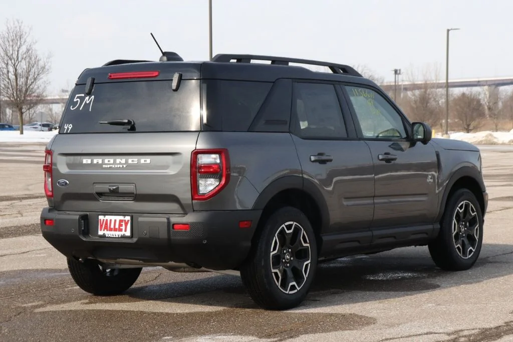 New 2025 Carbonized Gray Metallic Ford Outer Banks® image 9
