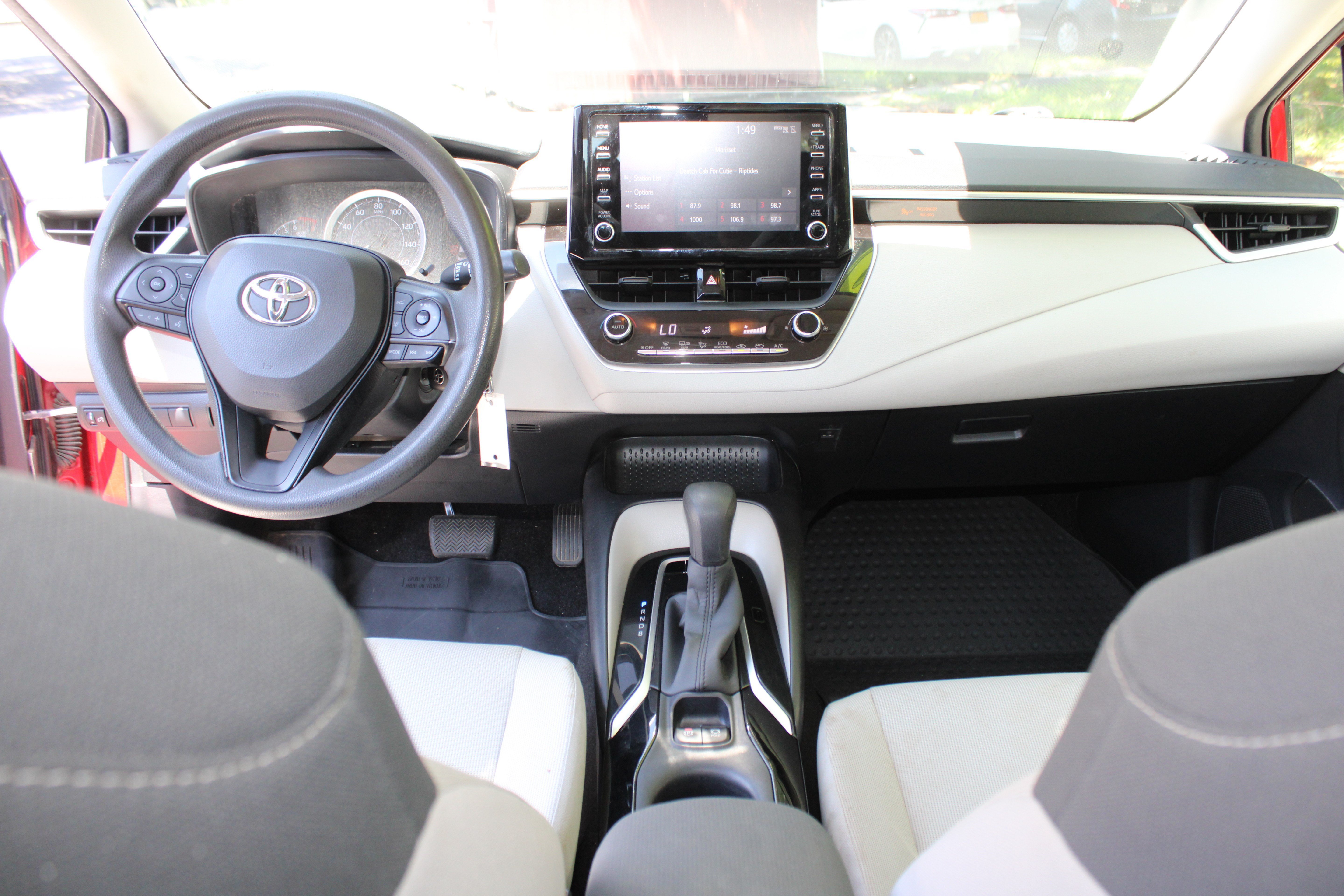 Used 2020 Barcelona Red Metallic Toyota LE image 23