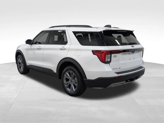 New 2026 Star White Metallic Tri-Coat Ford Active image 55