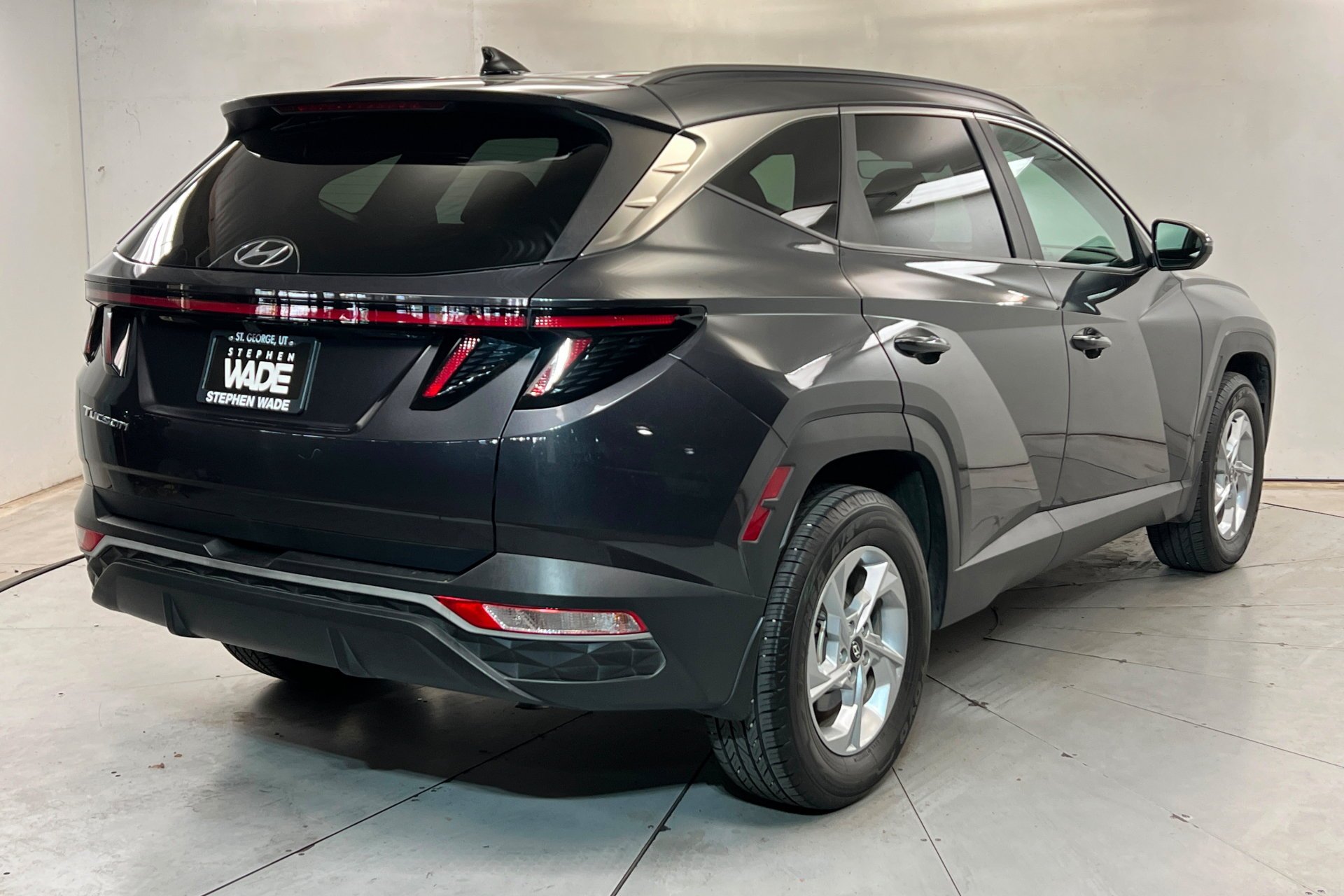 Used 2022 Portofino Gray Hyundai SEL image 6
