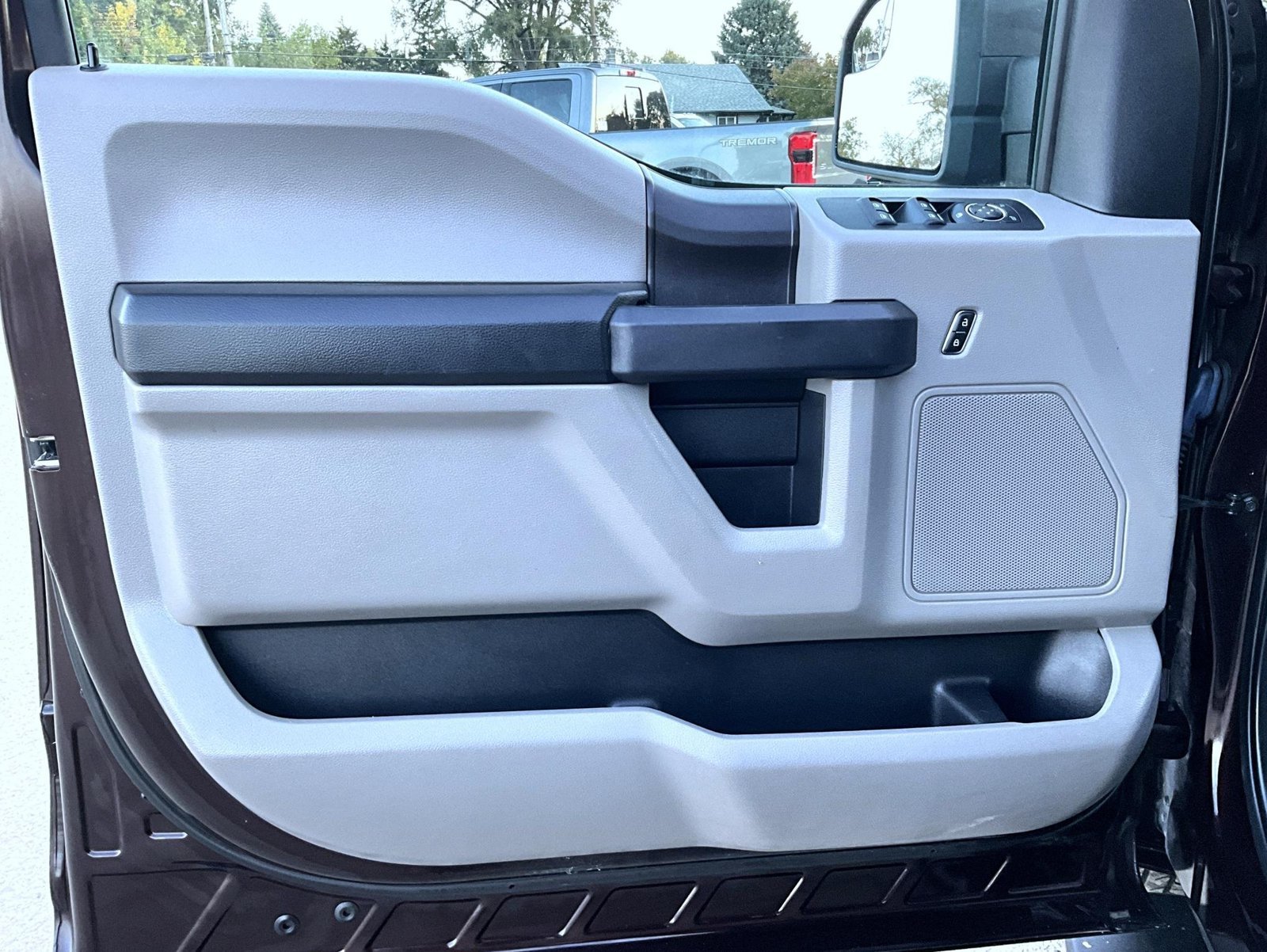 Used 2019 Red Ford XL image 10