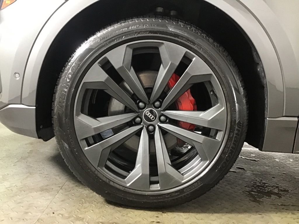 Used 2022  Audi 55 Prestige image 11