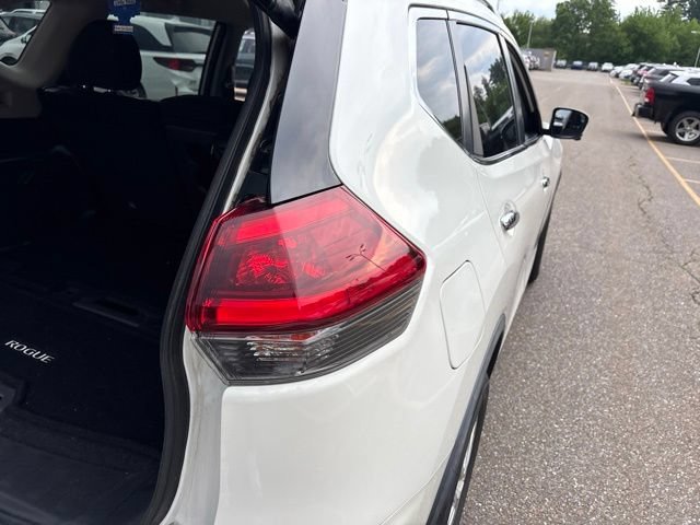 Used 2018 Pearl White Nissan SV image 8