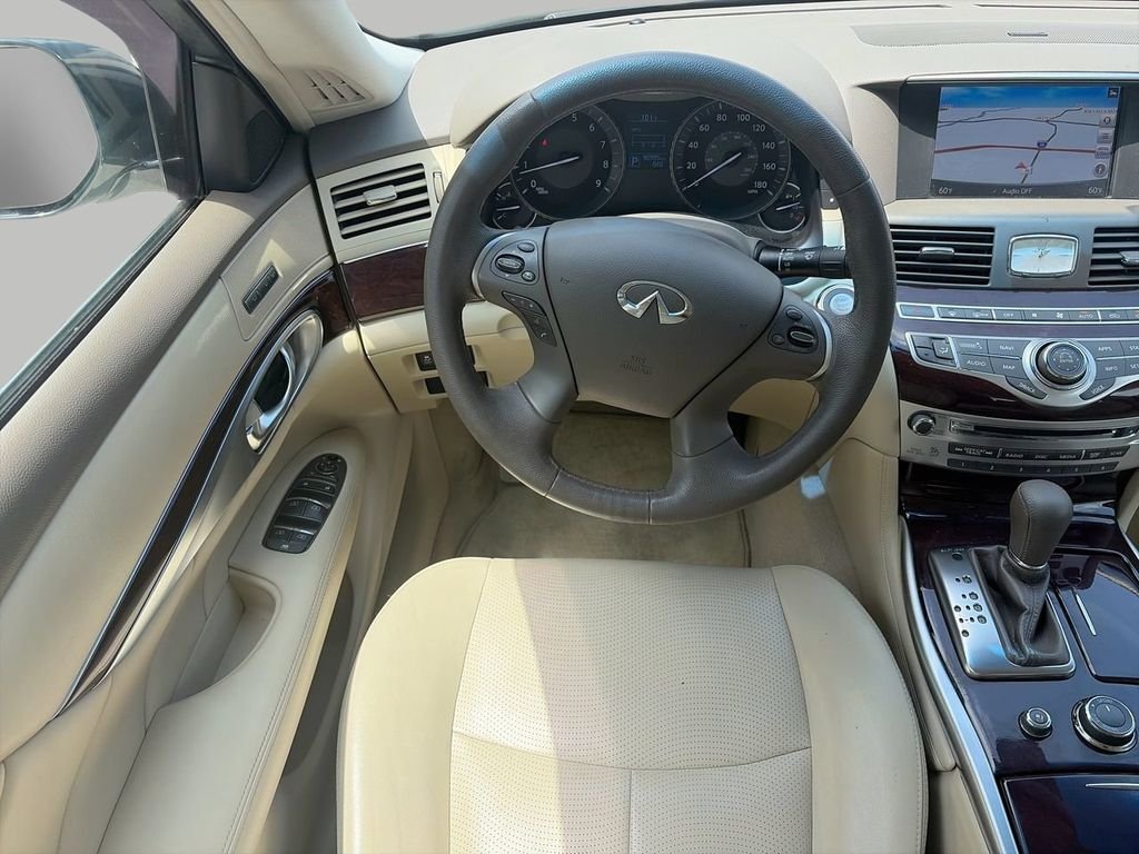 Used 2019 White INFINITI 3.7 image 10