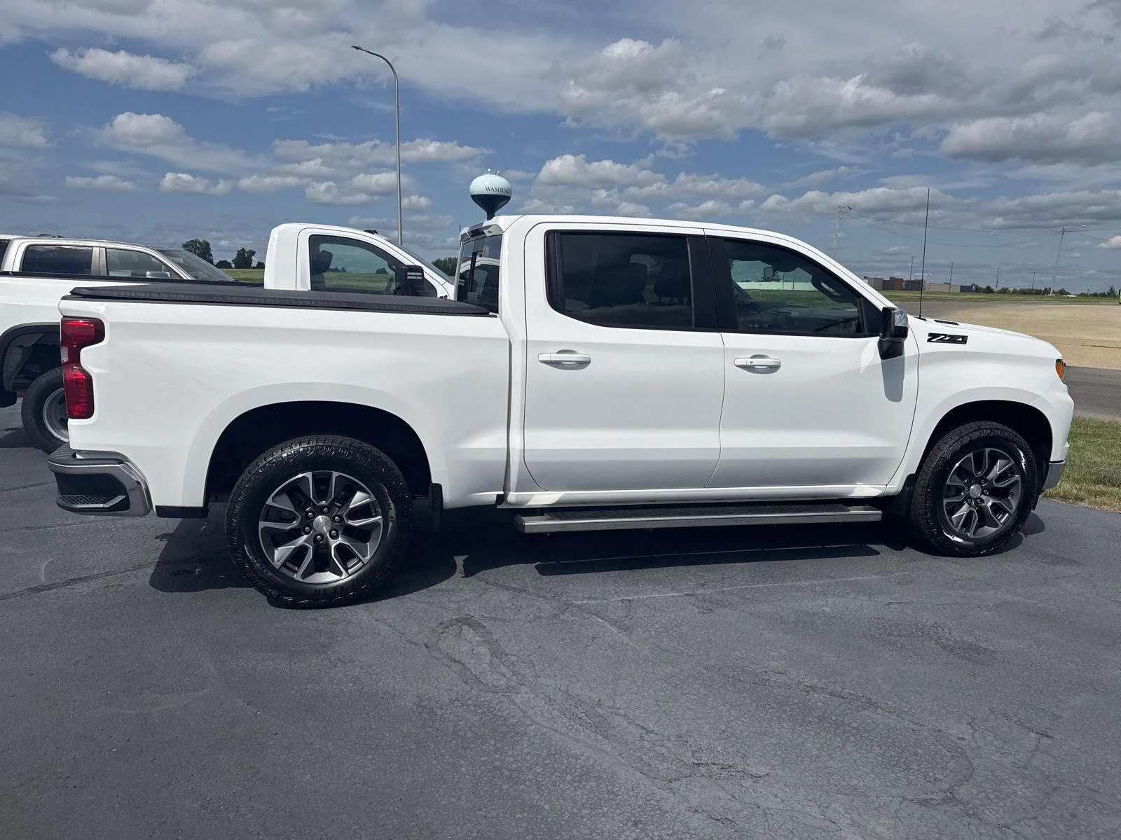 Used 2023 Summit White Chevrolet LT image 5