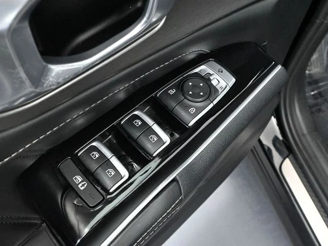 Used 2021 Black Kia SX-Prestige image 19