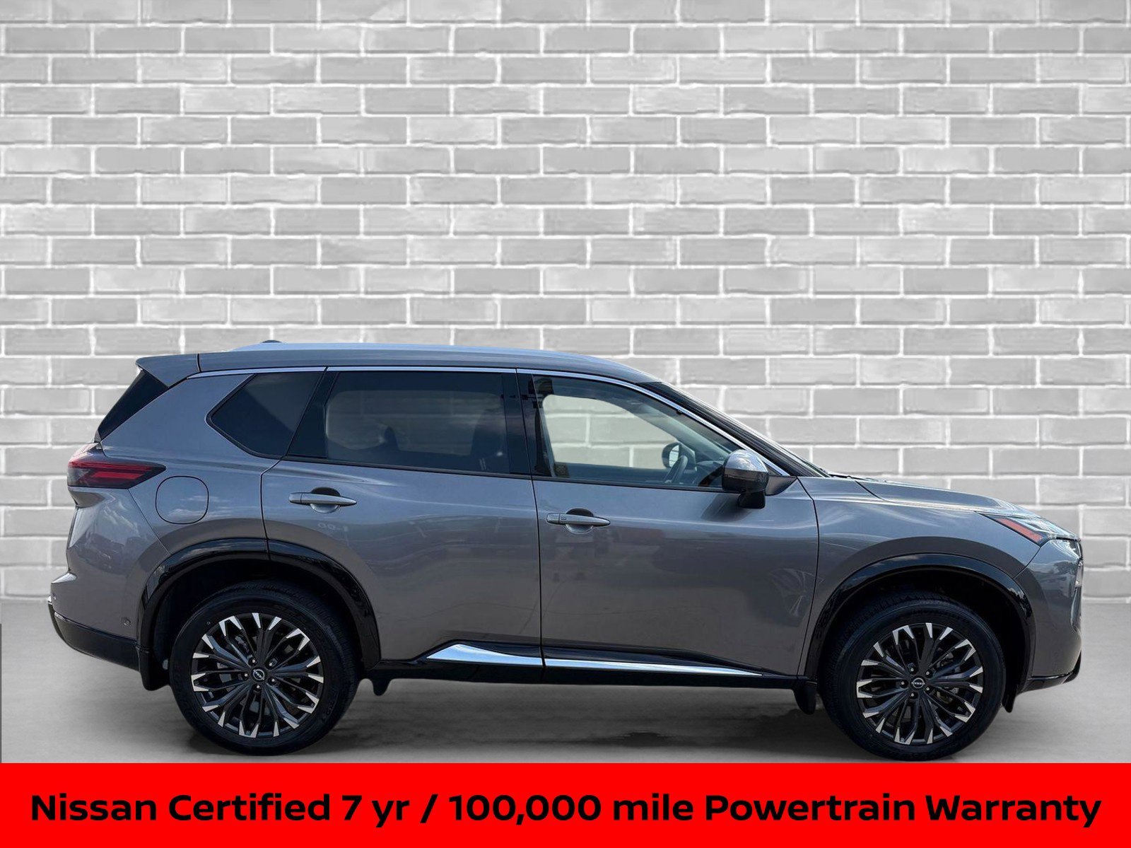 Certified Used 2025 Gun Metallic Nissan Platinum image 7